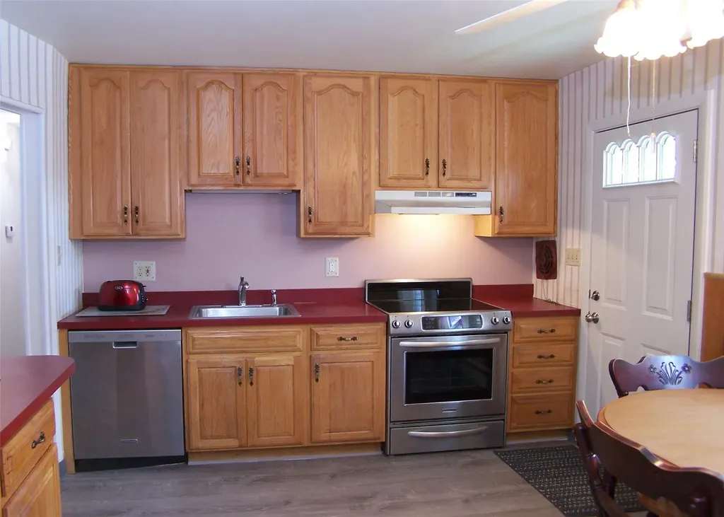 18 Norma Boulevard Holbrook NY 11741
