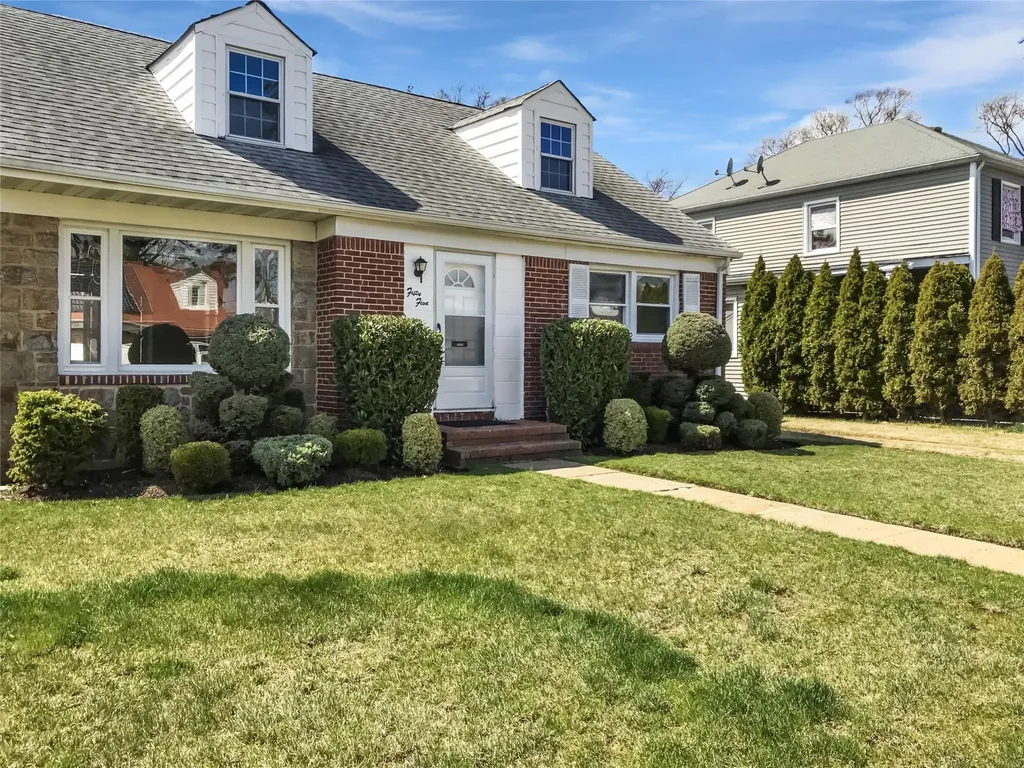 55 Martin Avenue Hempstead NY 11550