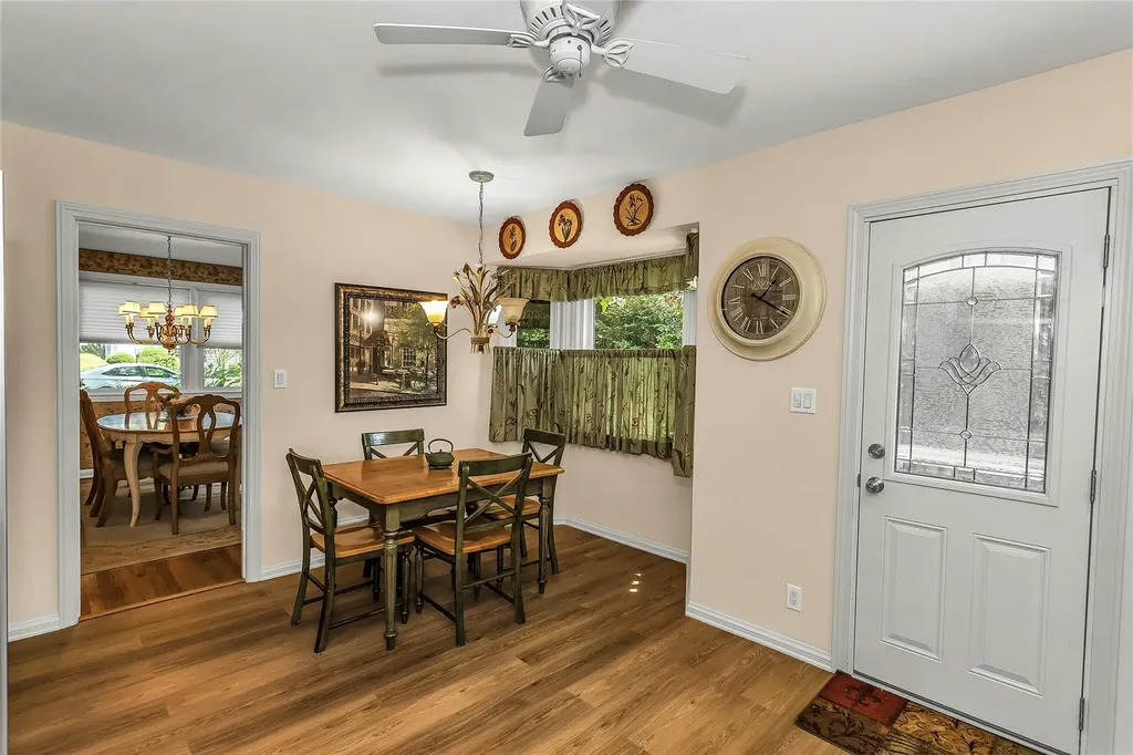 403 Titus Way East Williston NY 11596
