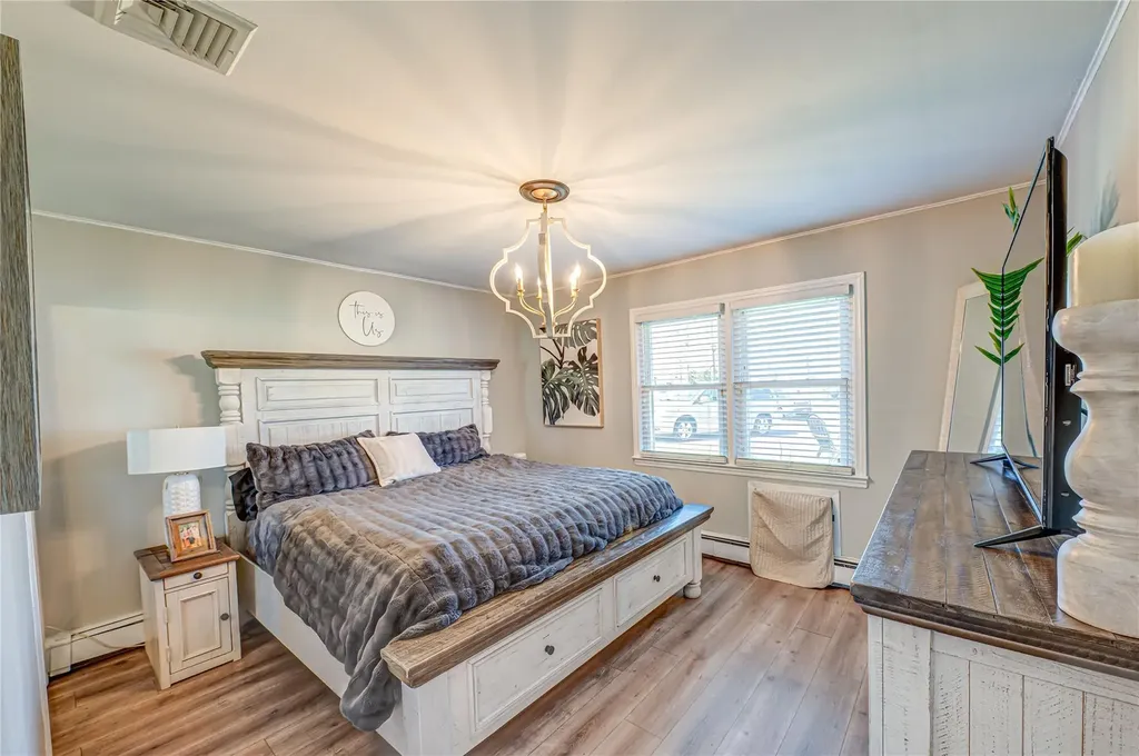 1331 Harry Lane Merrick NY 11566