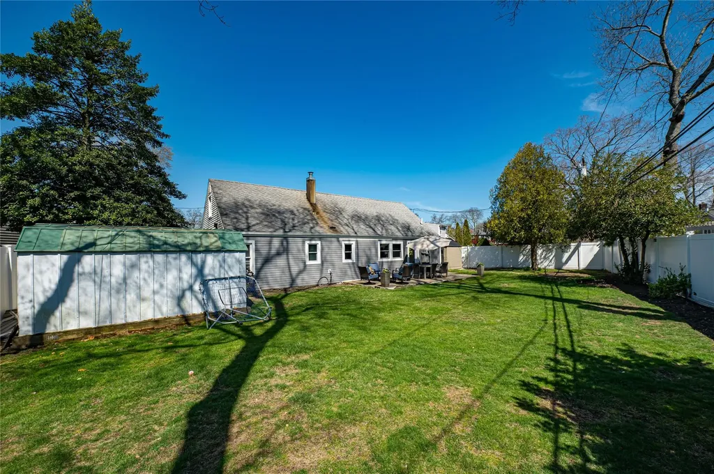 1331 Harry Lane Merrick NY 11566