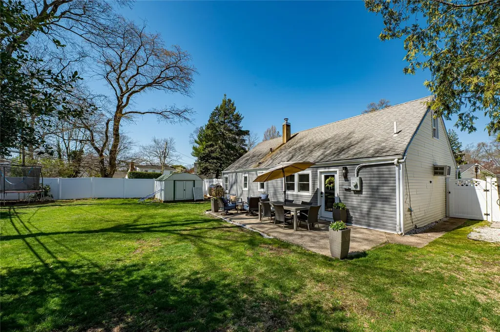 1331 Harry Lane Merrick NY 11566