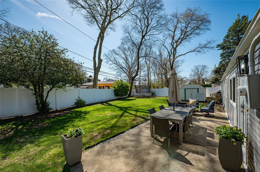 1331 Harry Lane Merrick NY 11566