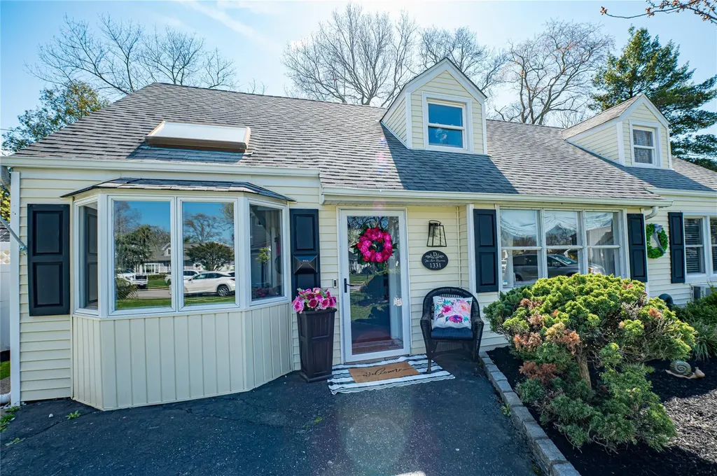 1331 Harry Lane Merrick NY 11566