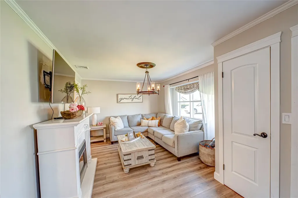 1331 Harry Lane Merrick NY 11566