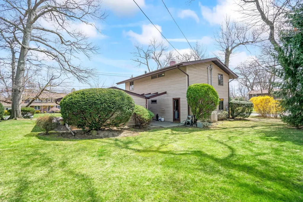 78 Shinbone Lane Commack NY 11725