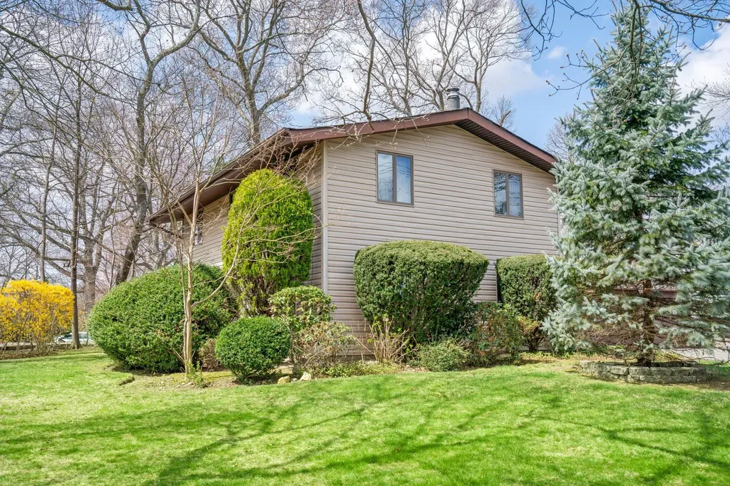 78 Shinbone Lane Commack NY 11725