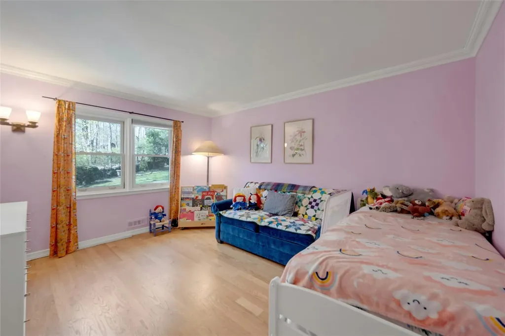 24 Doris Drive Scarsdale NY 10583