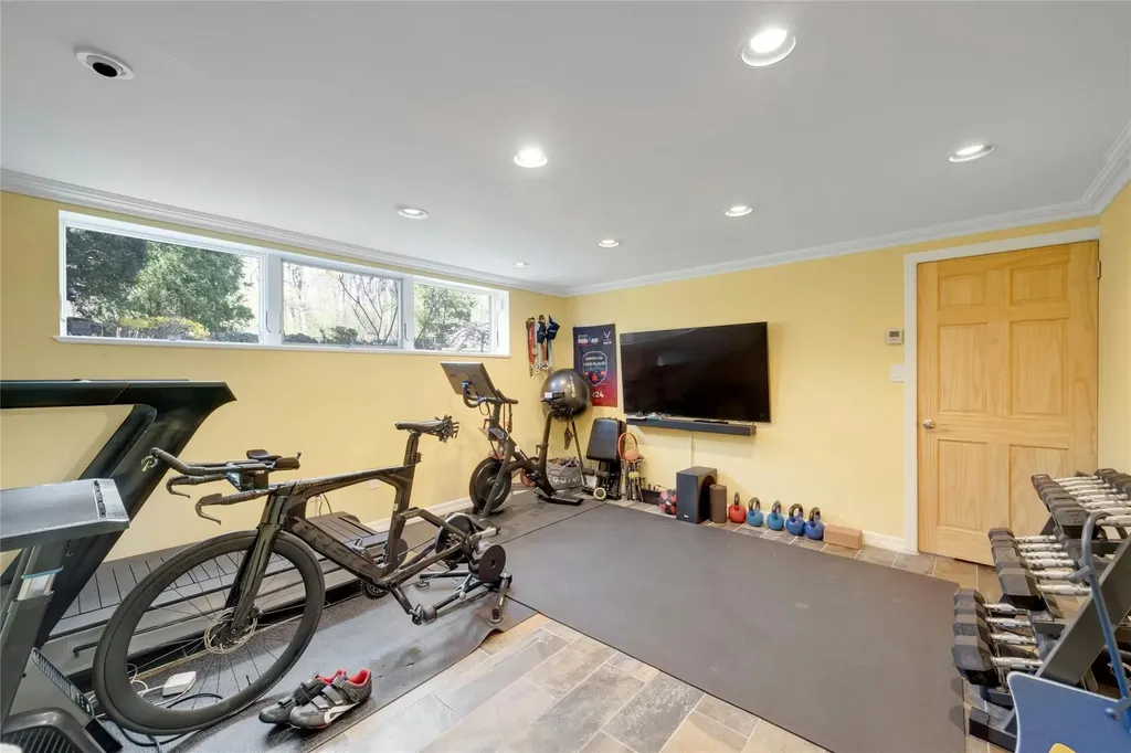 24 Doris Drive Scarsdale NY 10583