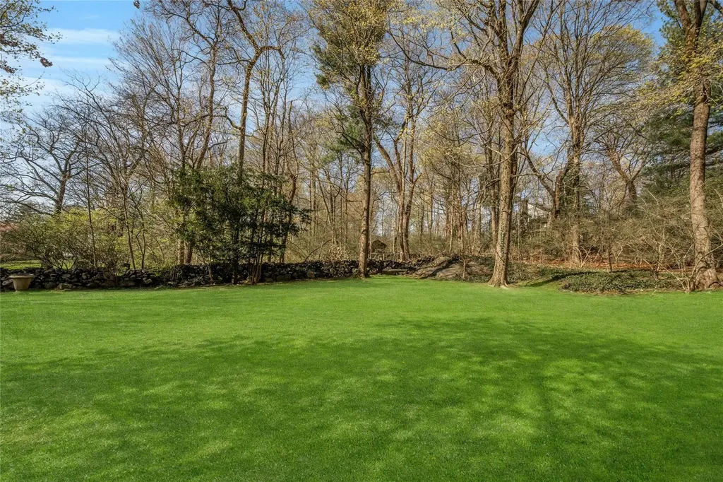 24 Doris Drive Scarsdale NY 10583