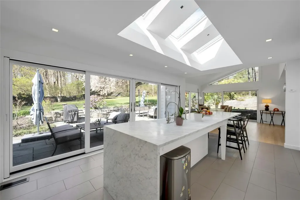 24 Doris Drive Scarsdale NY 10583