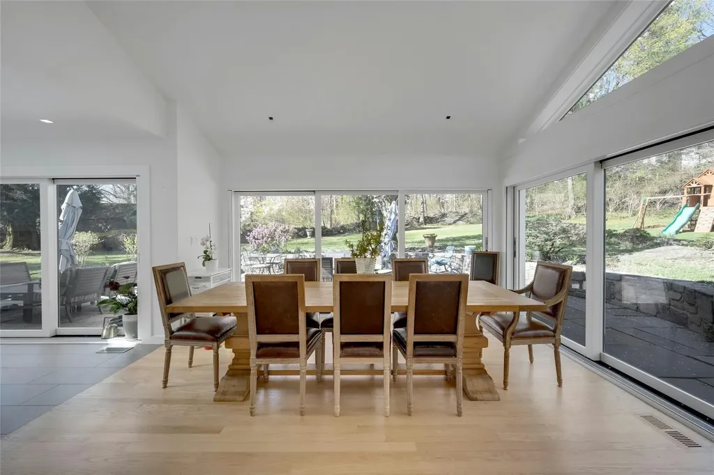 24 Doris Drive Scarsdale NY 10583