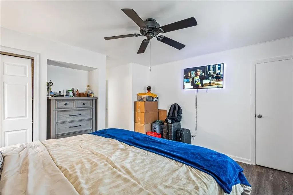 19 Parkside Lane North Babylon NY 11703