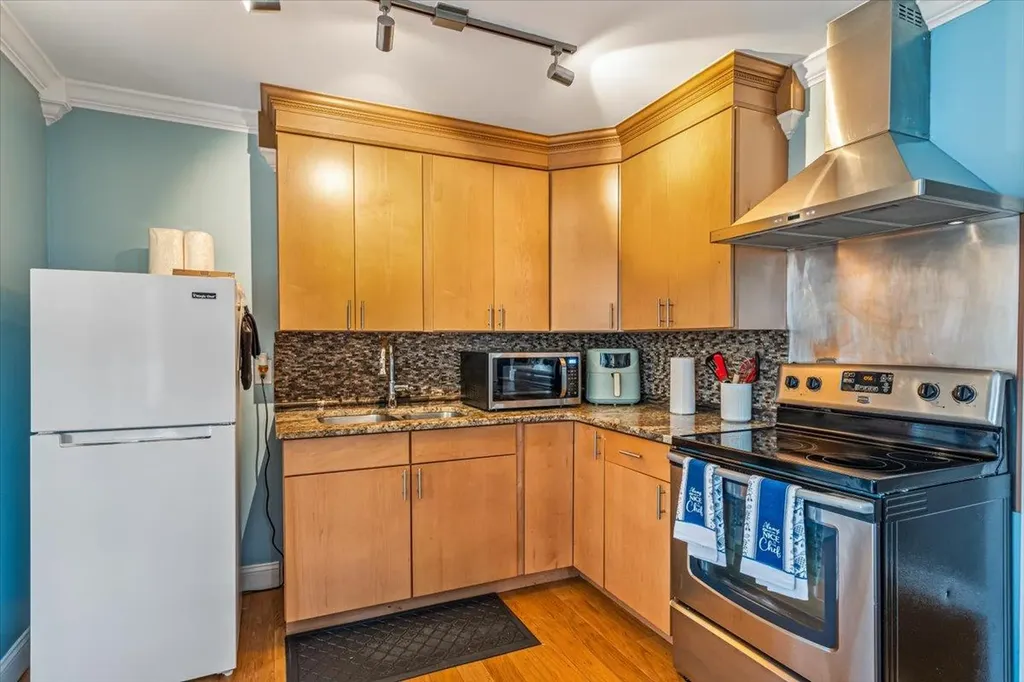 19 Parkside Lane North Babylon NY 11703