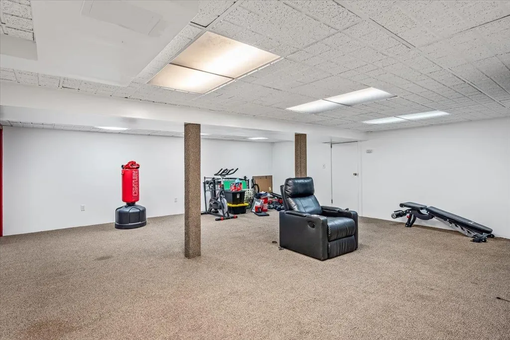19 Parkside Lane North Babylon NY 11703