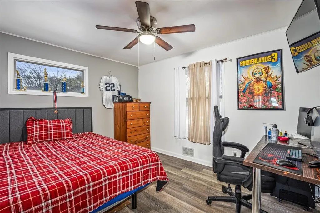 19 Parkside Lane North Babylon NY 11703