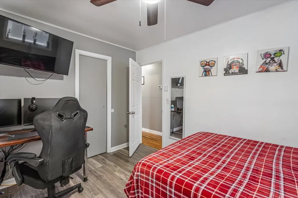 19 Parkside Lane North Babylon NY 11703