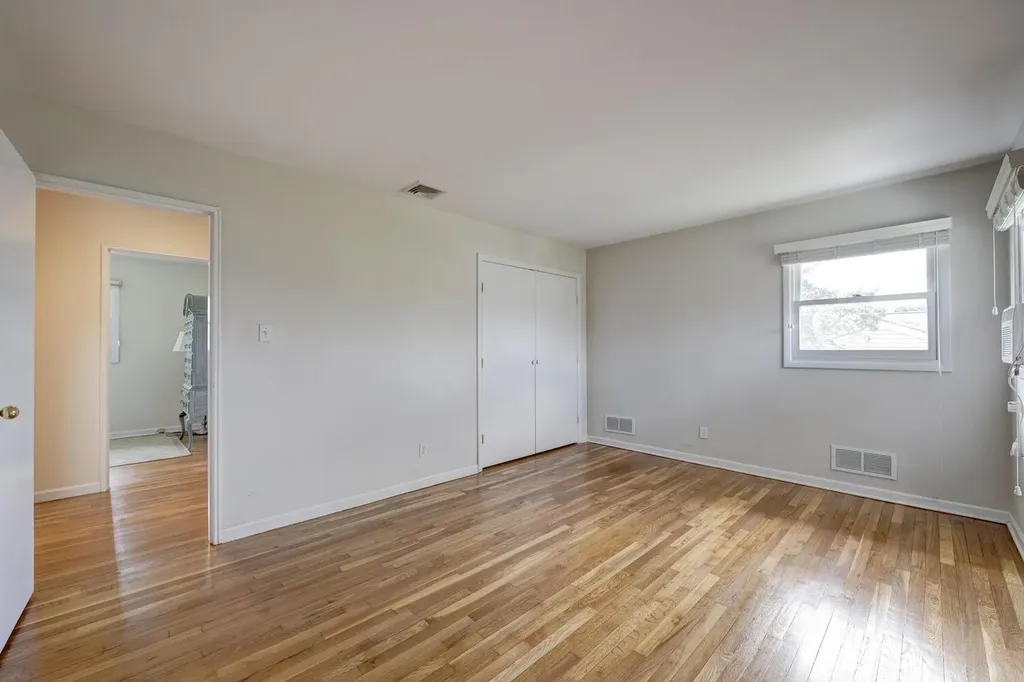 15 Hayrick Lane Commack NY 11725