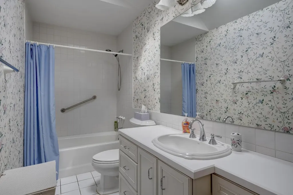 15 Hayrick Lane Commack NY 11725