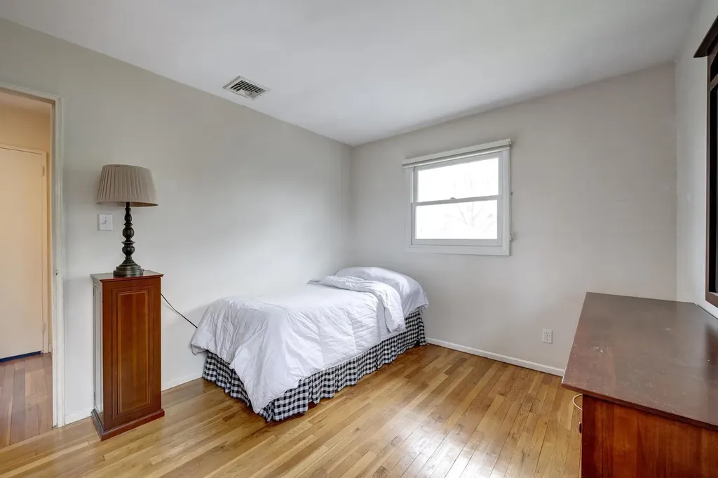 15 Hayrick Lane Commack NY 11725