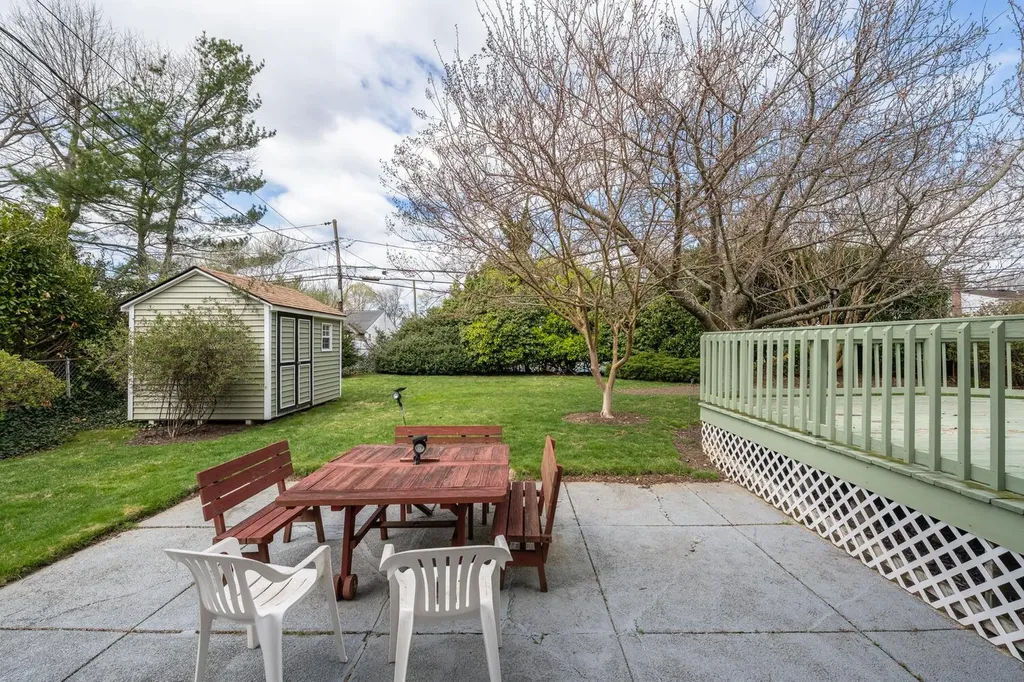 15 Hayrick Lane Commack NY 11725
