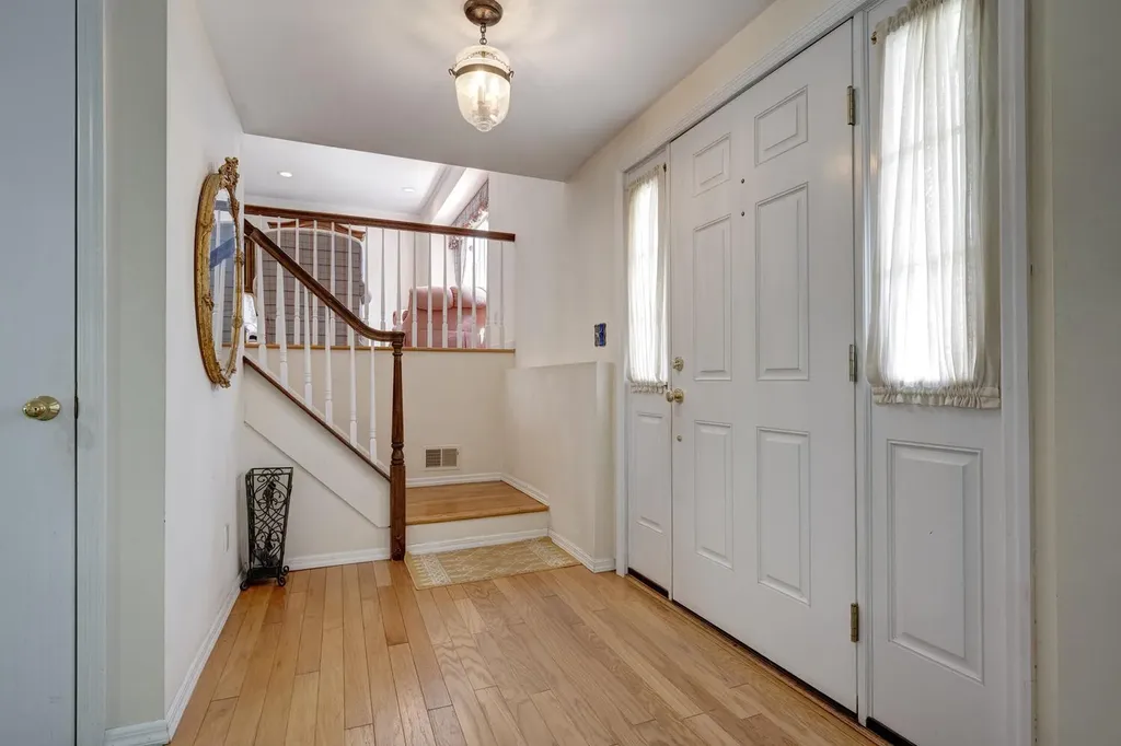 15 Hayrick Lane Commack NY 11725