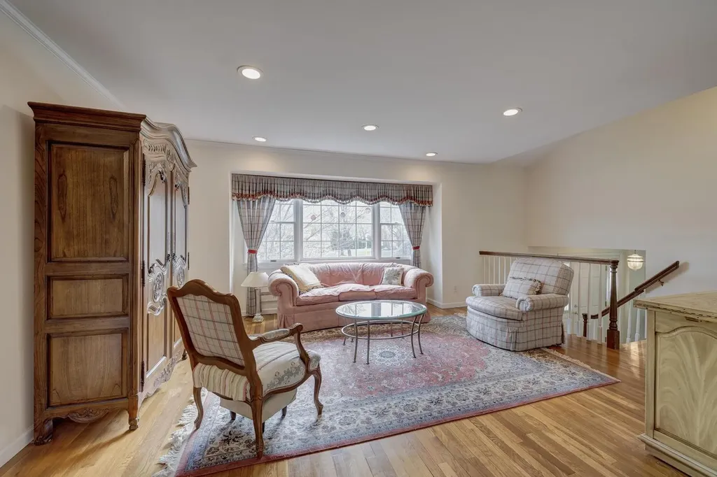 15 Hayrick Lane Commack NY 11725