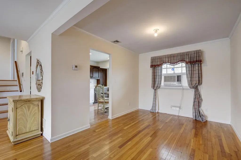 15 Hayrick Lane Commack NY 11725