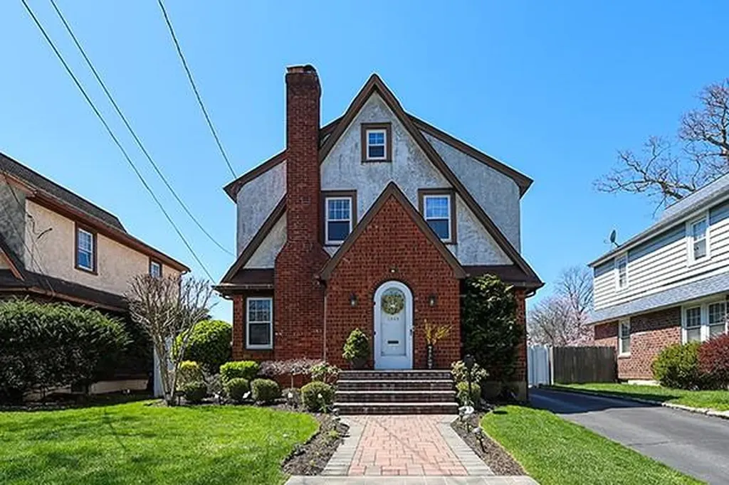 1642 Wales Avenue Baldwin NY 11510
