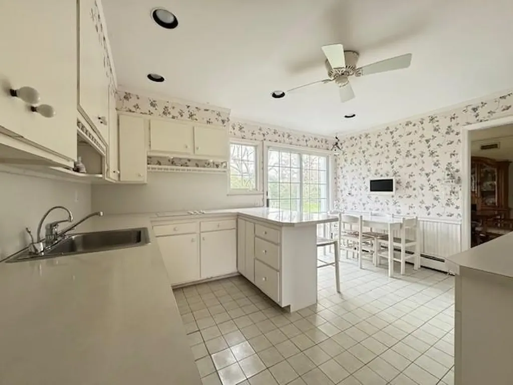 45 Crabapple Road Manhasset NY 11030