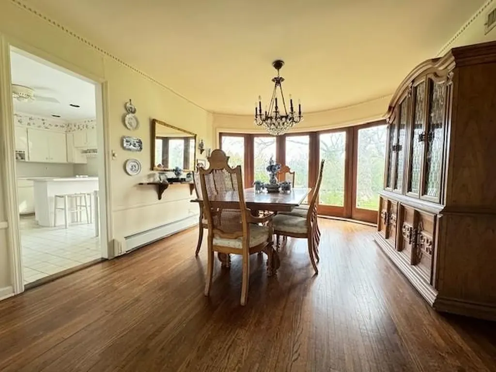45 Crabapple Road Manhasset NY 11030