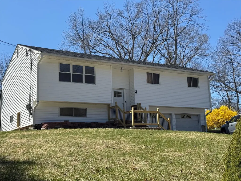 7 Steven Court Poughkeepsie NY 12603