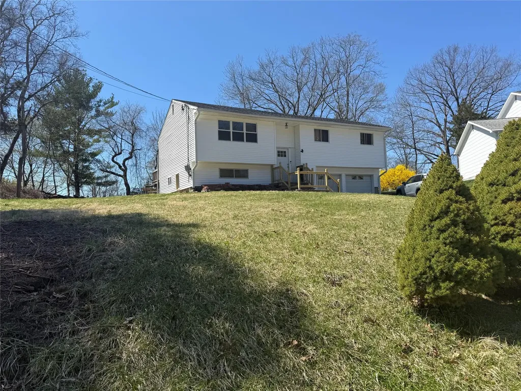 7 Steven Court Poughkeepsie NY 12603