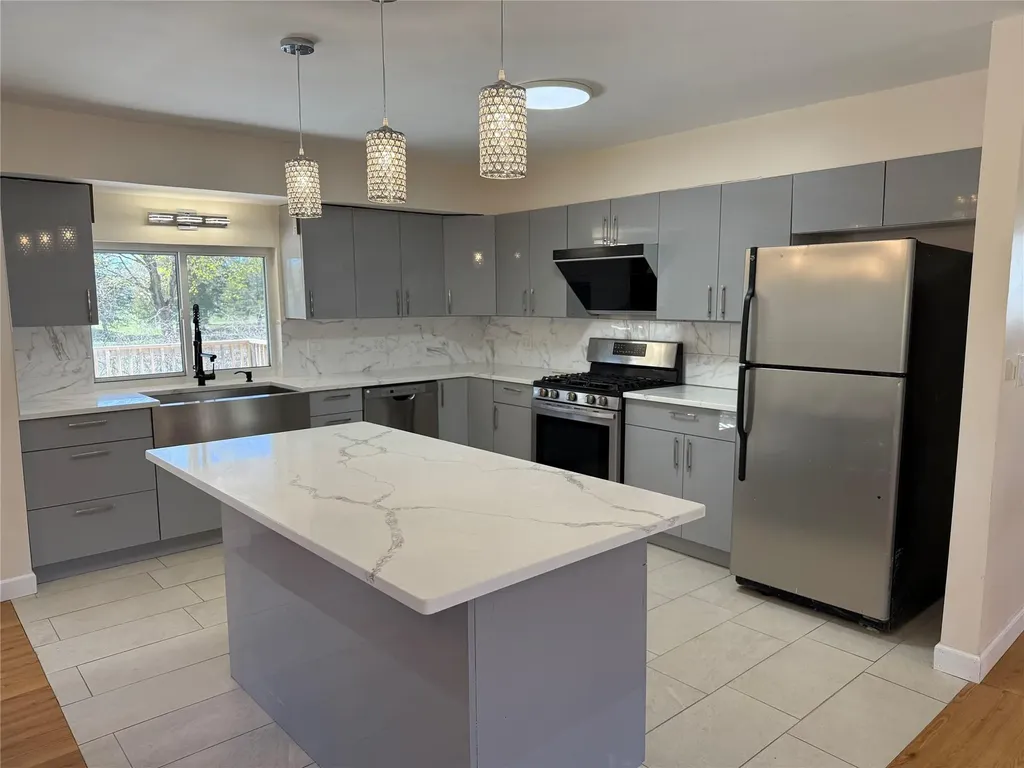 7 Steven Court Poughkeepsie NY 12603