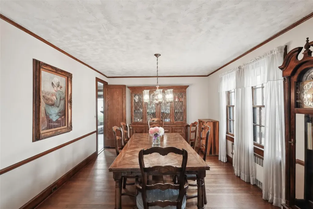 236 Crocus Avenue Floral Park NY 11001