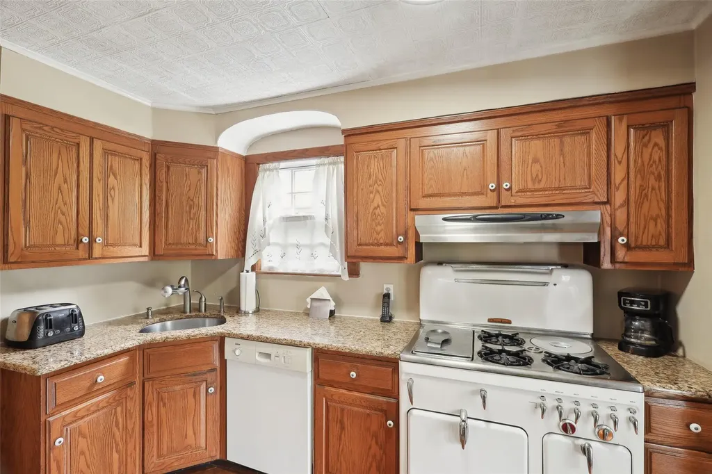 236 Crocus Avenue Floral Park NY 11001