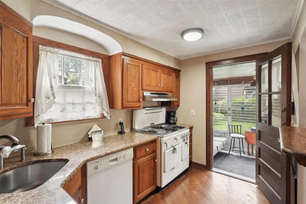 236 Crocus Avenue Floral Park NY 11001