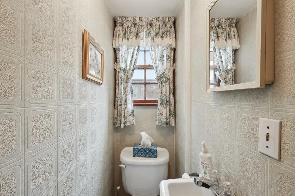 236 Crocus Avenue Floral Park NY 11001