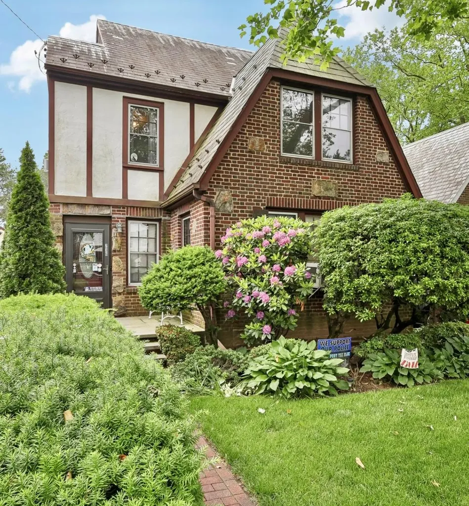 236 Crocus Avenue Floral Park NY 11001