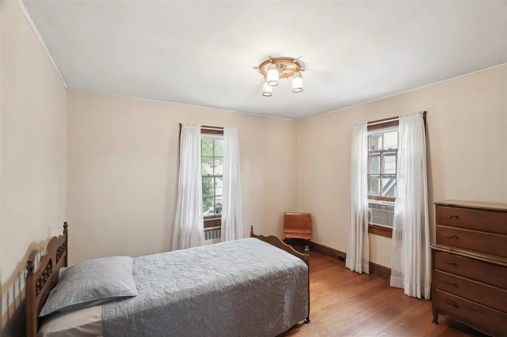 236 Crocus Avenue Floral Park NY 11001