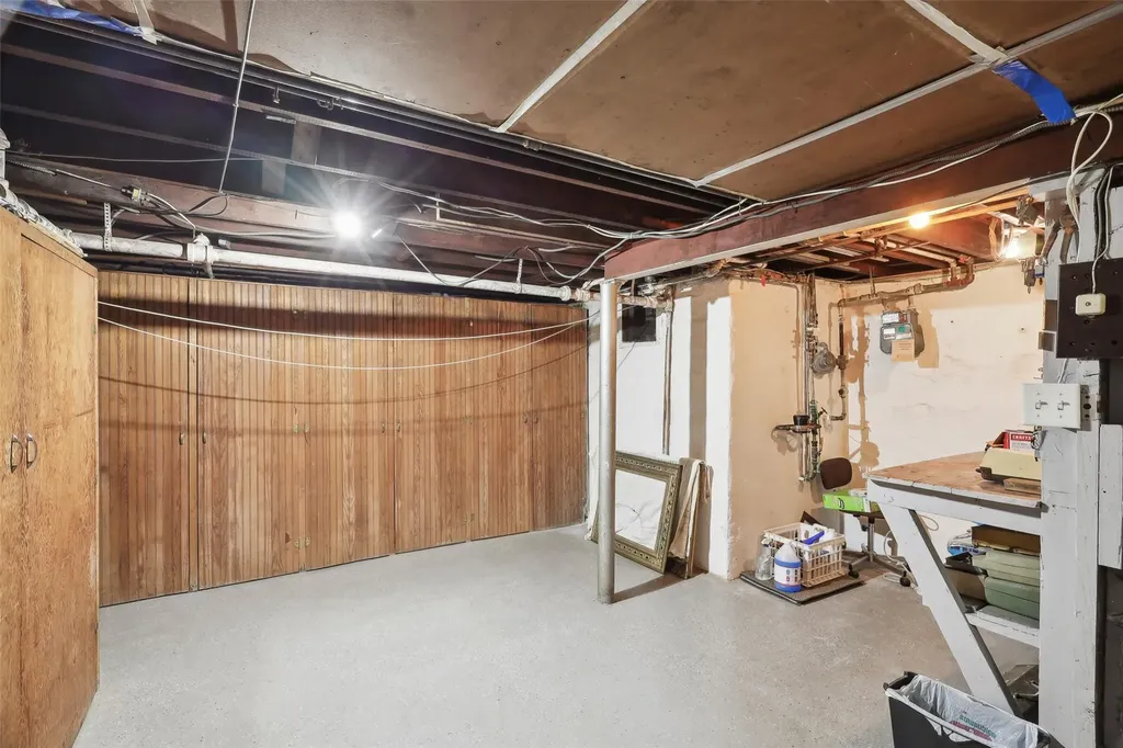 236 Crocus Avenue Floral Park NY 11001