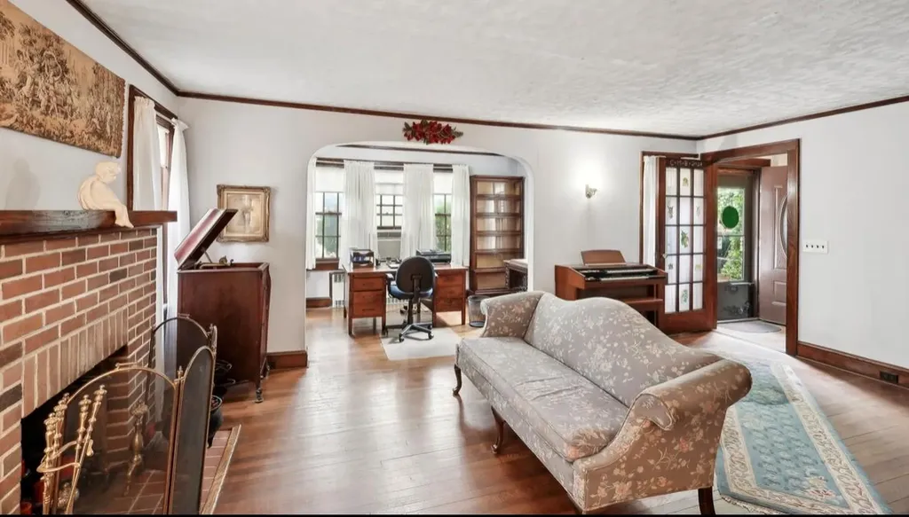 236 Crocus Avenue Floral Park NY 11001