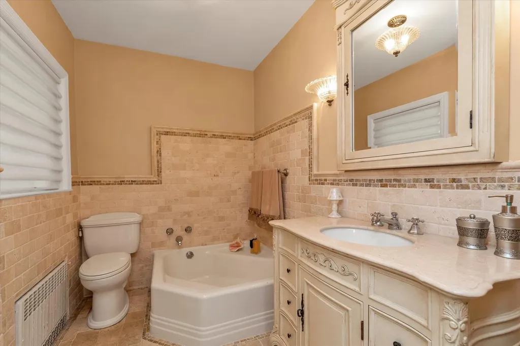 757 Bixby Drive Baldwin NY 11510