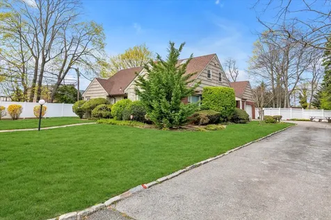 757 Bixby Drive Baldwin NY 11510