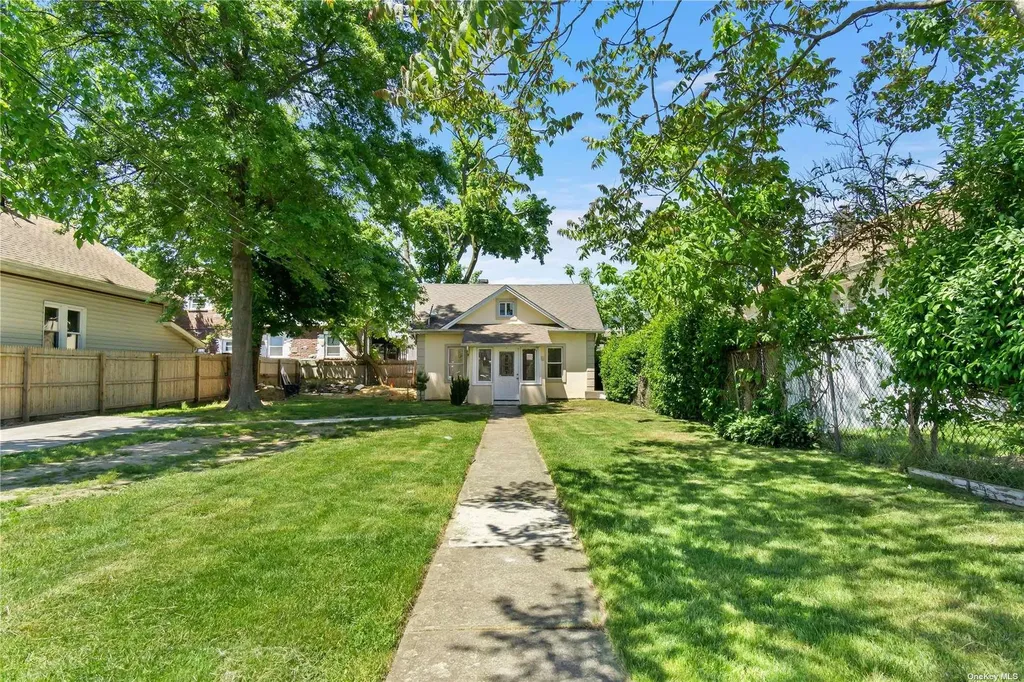 45 Dehnhoff Avenue Freeport NY 11520