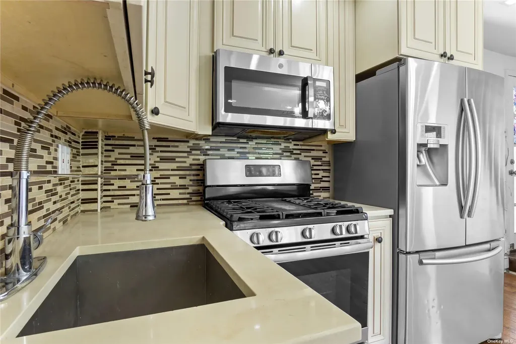 45 Dehnhoff Avenue Freeport NY 11520