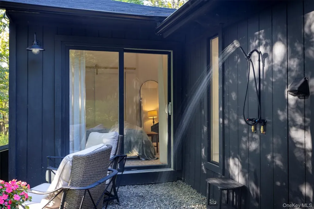 83 Sages Loop Kerhonkson NY 12446