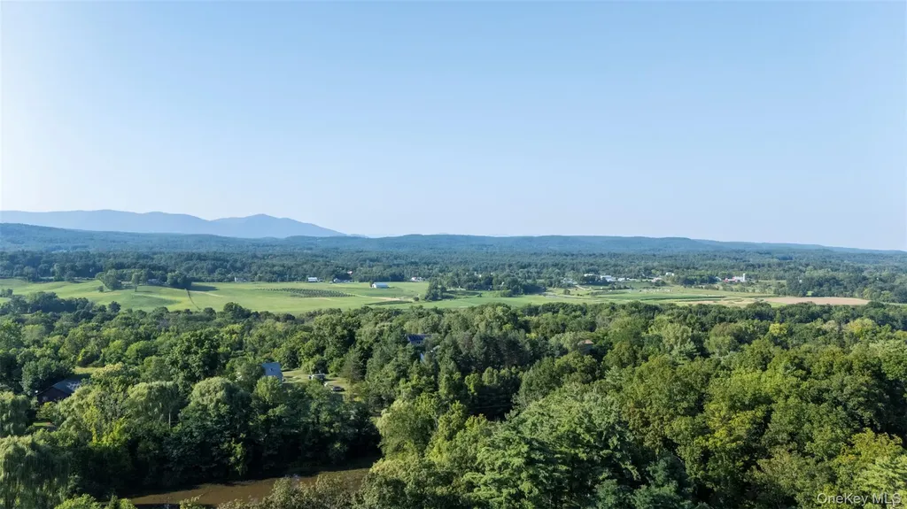 83 Sages Loop Kerhonkson NY 12446