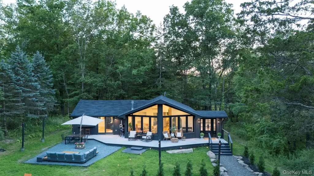 83 Sages Loop Kerhonkson NY 12446
