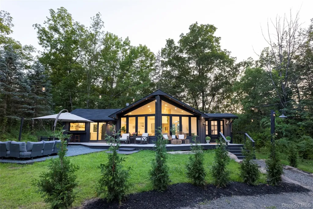 83 Sages Loop Kerhonkson NY 12446